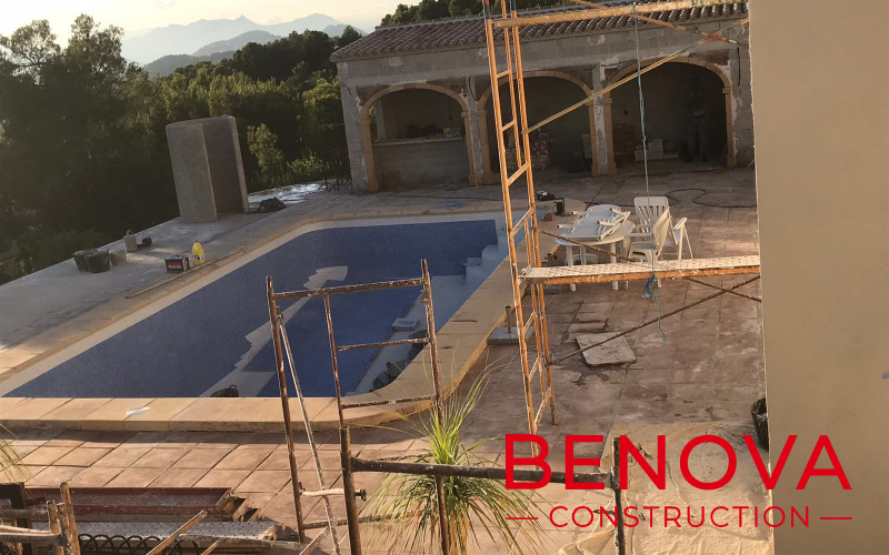 Casa de verano / construcción de cocina, extensión de terraza y baldosas, renovación de piscina y reforma exterior en la villa en Javea,