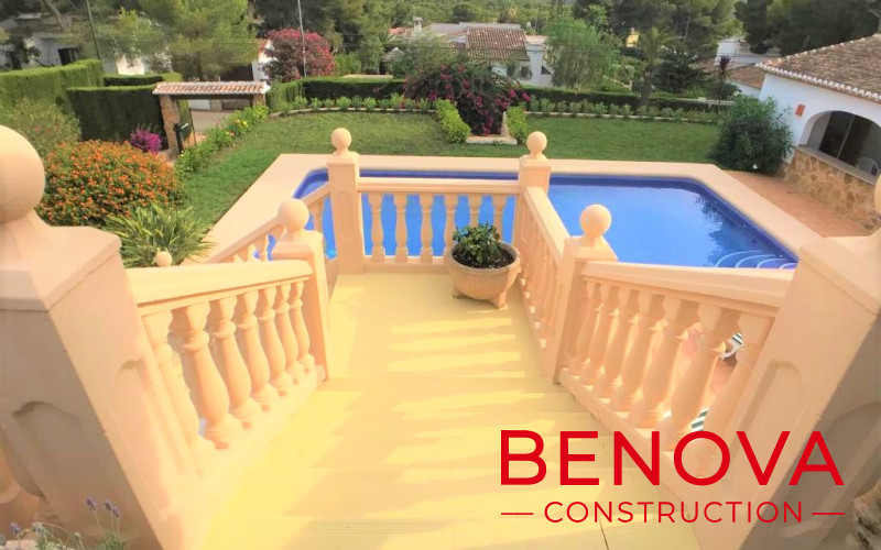 Renovación interior y exterior de la villa, renovación de la piscina y nueva balaustrada