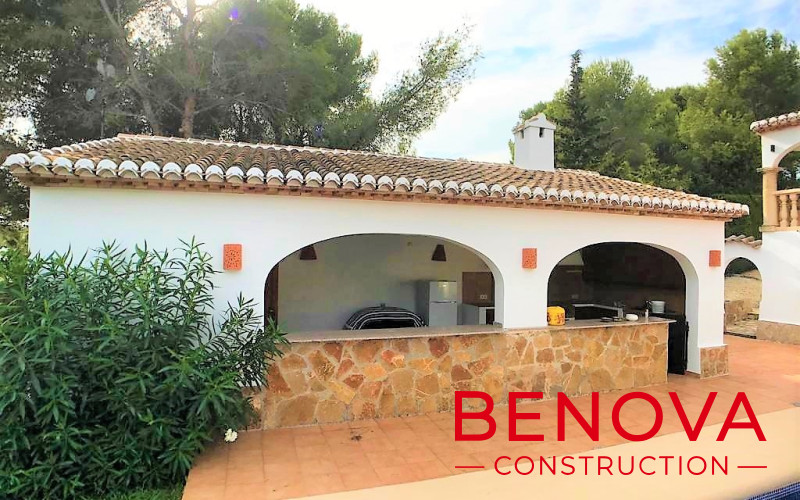 Renovación interior y exterior de la villa, renovación de la piscina y nueva balaustrada