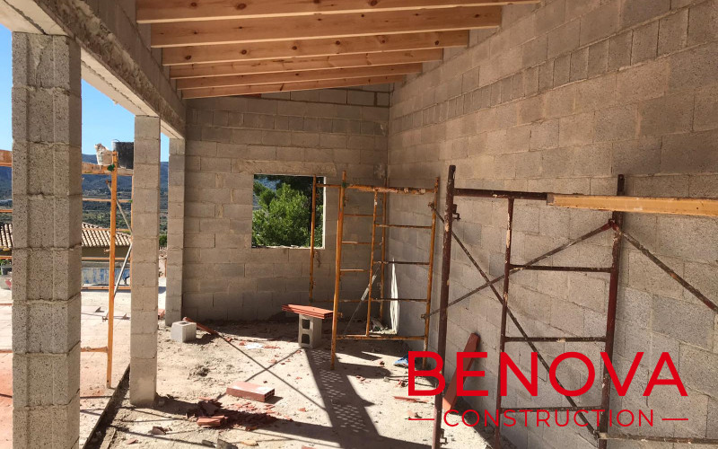 Casa de verano / construcción de cocina, extensión de terraza y baldosas, renovación de piscina y reforma exterior en la villa en Javea,