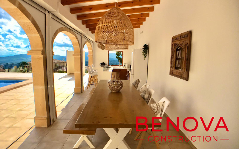 Casa de verano / construcción de cocina, extensión de terraza y baldosas, renovación de piscina y reforma exterior en la villa en Javea,